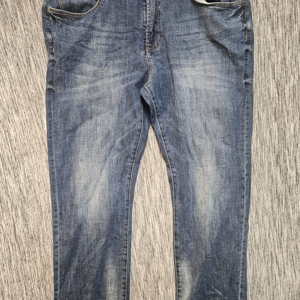 Joseph Abboud Men's Faded Blue Straight Jeans